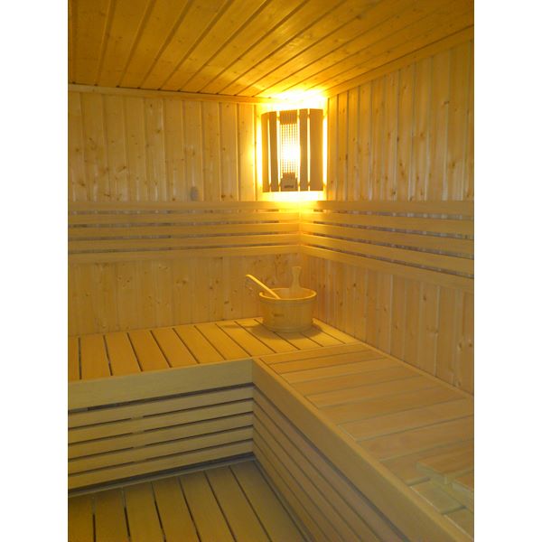 Lampada sauna e schermatura angolare a parete